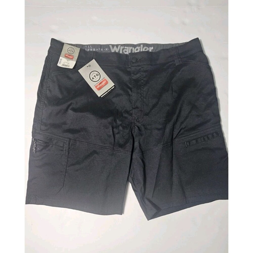 Wrangler ATG Utility Shorts Mens 38 Gray Cargo Hiking Outdoor NWT.(HL400)